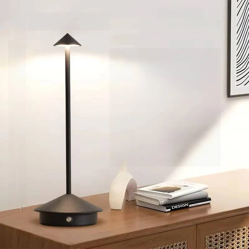 Sophia | Rechargeable and Customizable Table Lighting